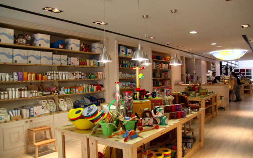 The Baby Deli in Barcelona, Spain is a great place for parents with Children on holiday