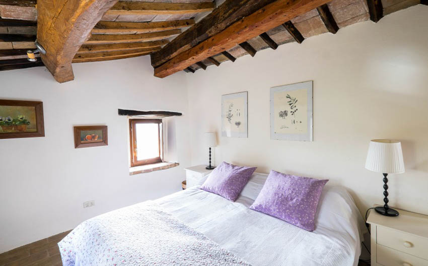 The Umbrian Country Cottages Bedrooms with The Little Voyager