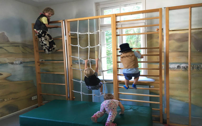 Heiligendamn's Indoor Kids CLimbing Frames with The Little Voyager