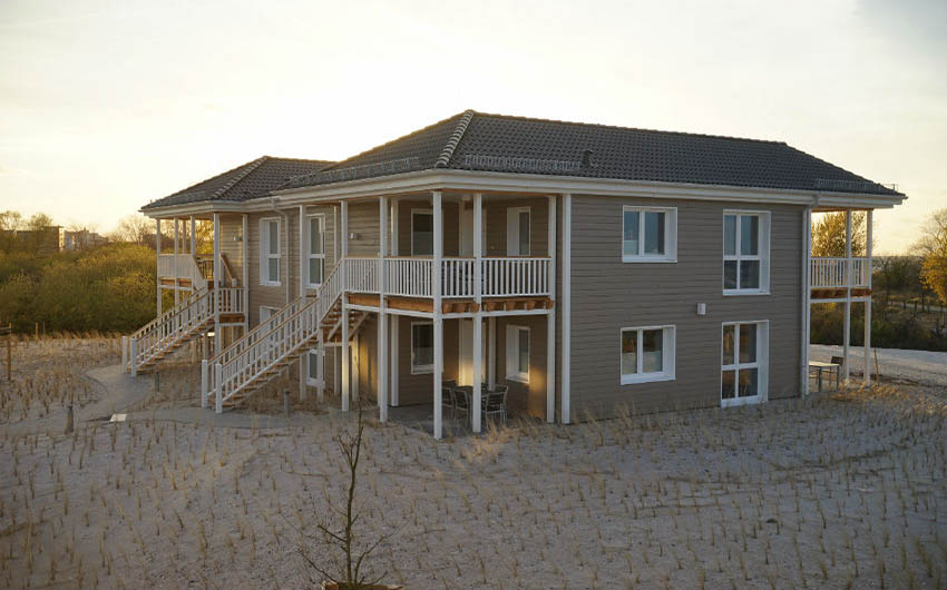 Beach Motel Heiligenhafen Ocean Apartments with The Little Voyager