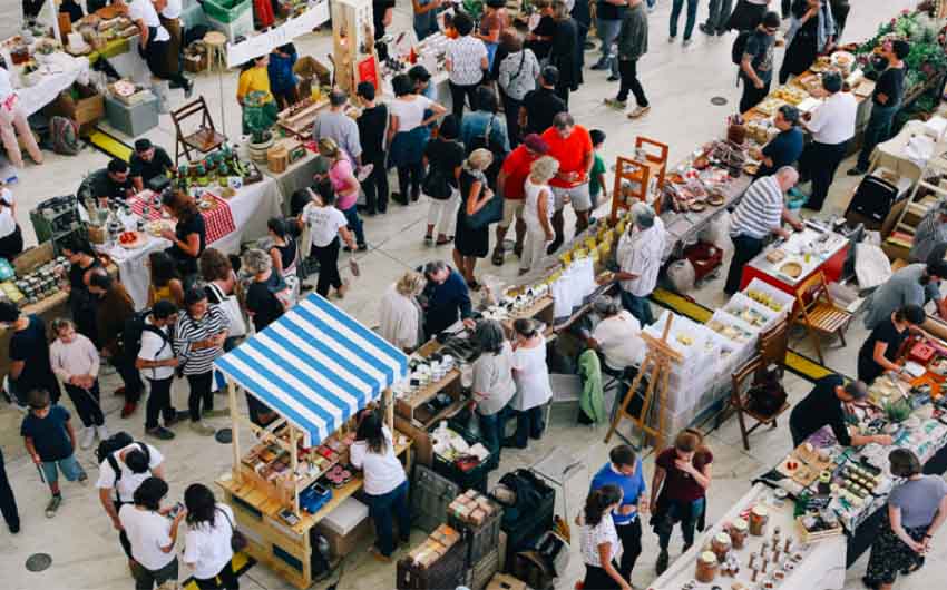 Food Market with The Little Voyager