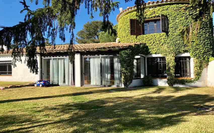 Costa Brava Garden Exterior with The Little Voyager