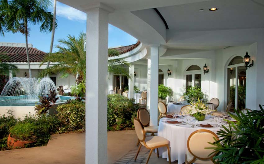 Lago Mar Dining Area with The Little Voyager