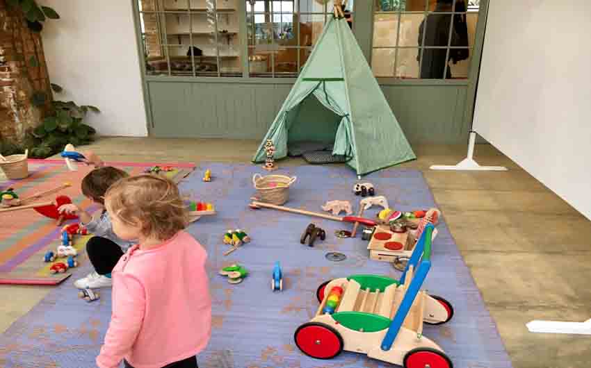 Playtime at El Petit Festivalet with The Little Voyager