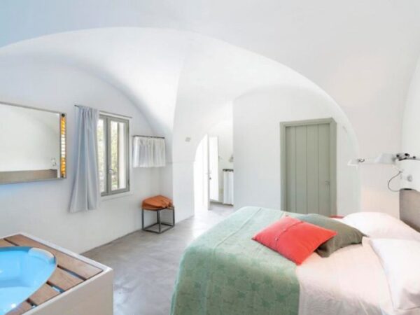 Apulian Design Apartments Bedroom Suite with The Little Voyager