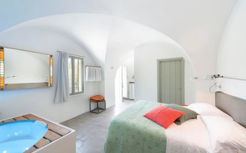 Apulian Design Apartments Bedroom Suite with The Little Voyager