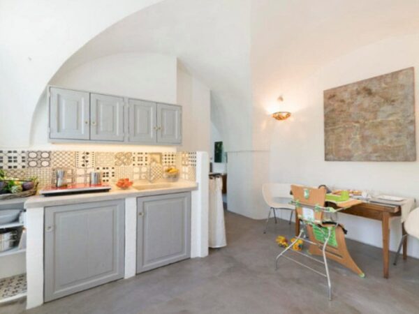 Apulian Design Apartments Kitchen with The Little Voyager