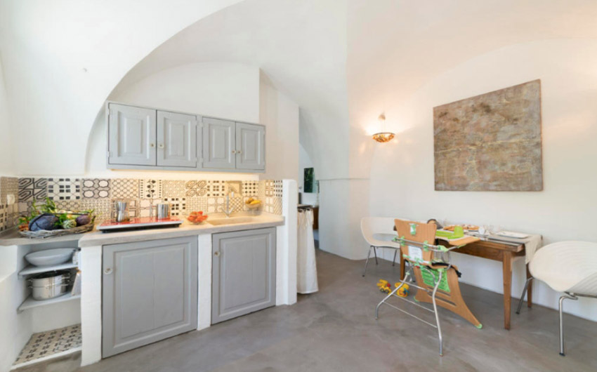 Apulian Design Apartments Kitchen with The Little Voyager