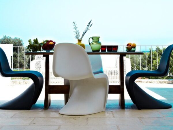 Apulian Design Apartments Terrace Eating with The Little Voyager