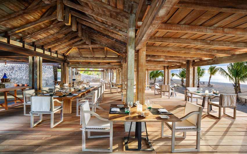 St Regis Resort in Mauritius Grill Restaurant with The Little Voyager