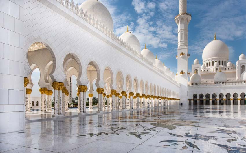 Inside the Mosque in Abu Dhabi with The Little Voyager