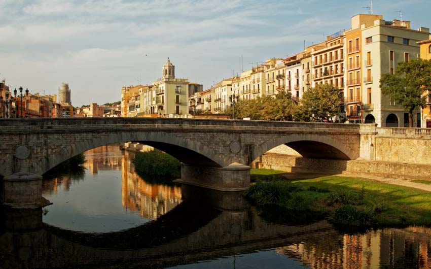 Girona River with The Little Voyager
