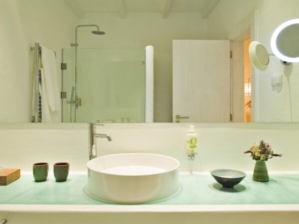 Algarvian Hideaway Family Suite Bathroom with The Little Voyager