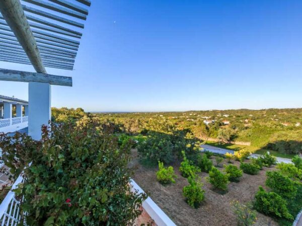 Algarvian Hideaway Mountain View with The Little Voyager