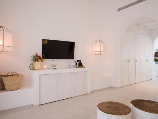 Algarvian Hideaway Mountain View Suite with The Little Voyager