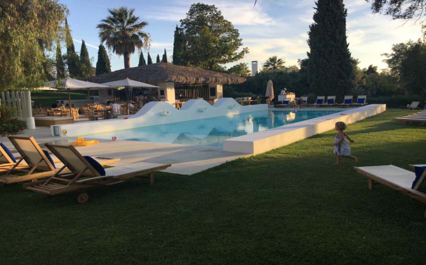 Algarvian Hideaway Pool Side with The Little Voyager