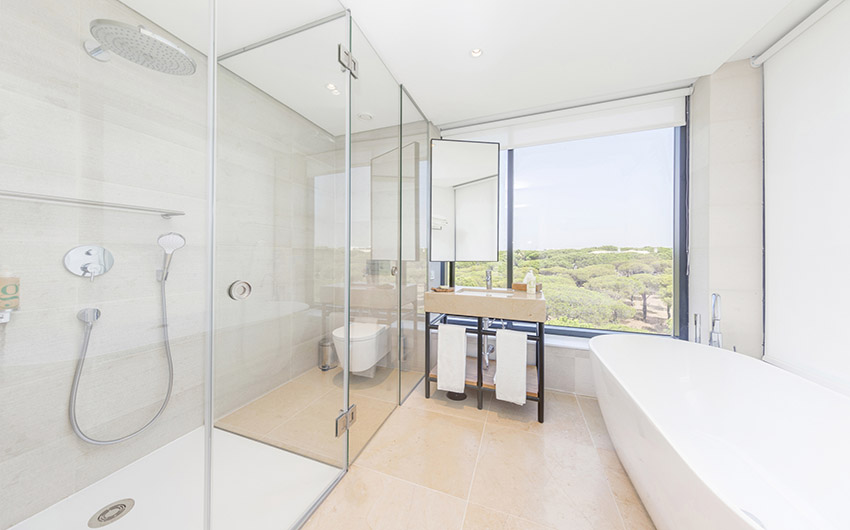 Algarvian Boutique Hotel Deluxe Sea View Bathroom with The Little Voyager