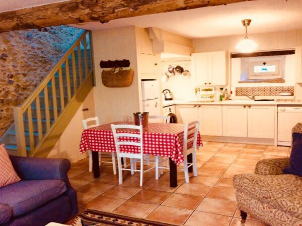 Cottage 4 French Hamlet kitchen