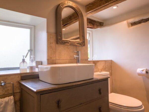 Cottage 1 bathroom