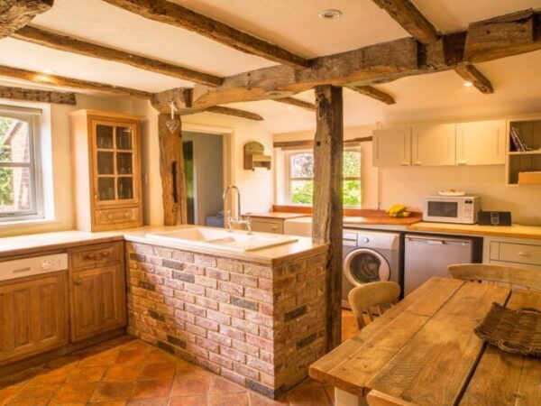 Cottage 1 kitchen