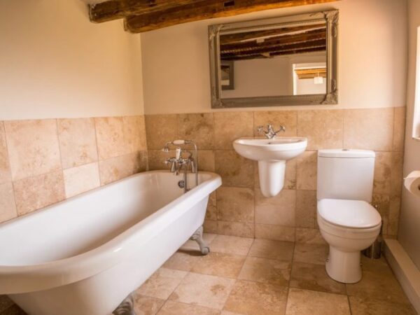 Cottage 2 bathroom