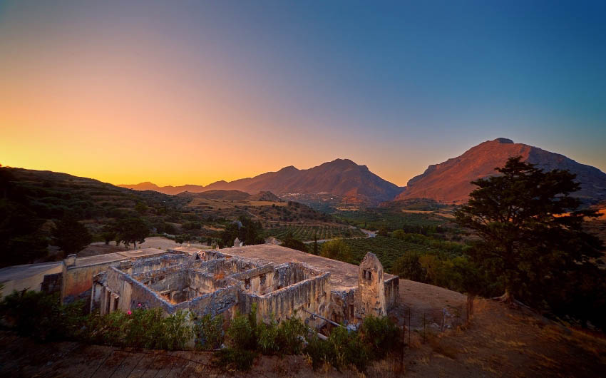 View of Crete's Panorama with The Little Voyager