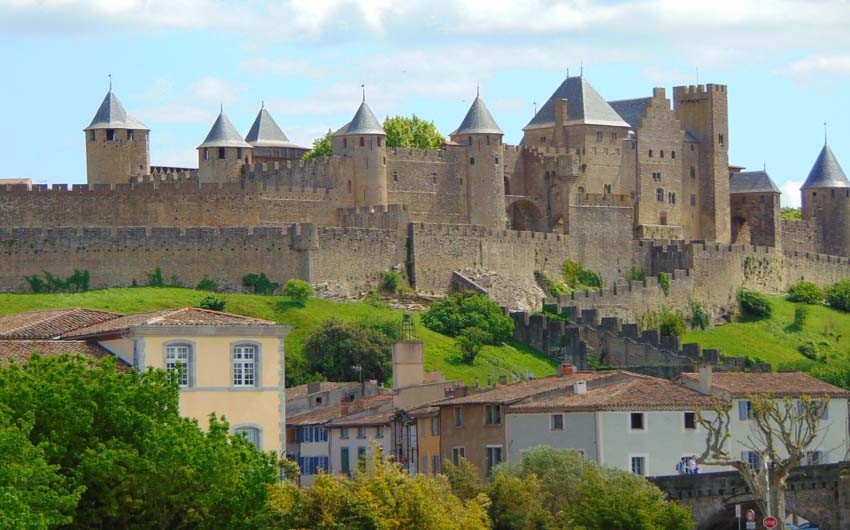 French Hamlet and Carcassonne with The Little Voyager