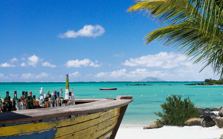 Zilwa Attitude and the Disab Bar with The Little Voyager