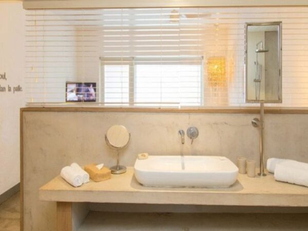 Zilwa Attitude and the Family Room Bathroom with The Little Voyager