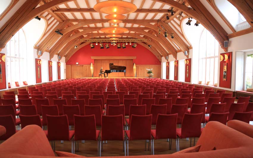 Schloss Eimau Concert Hall with The Little Voyager