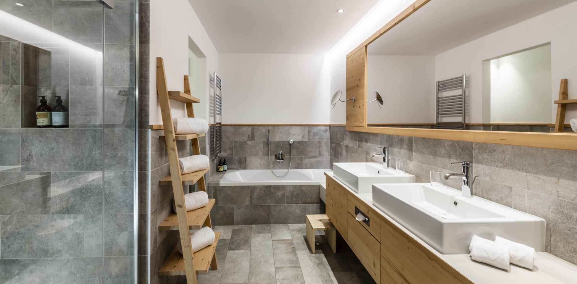 Bathroom Family Suite at the South Tyrolean Nature Resort