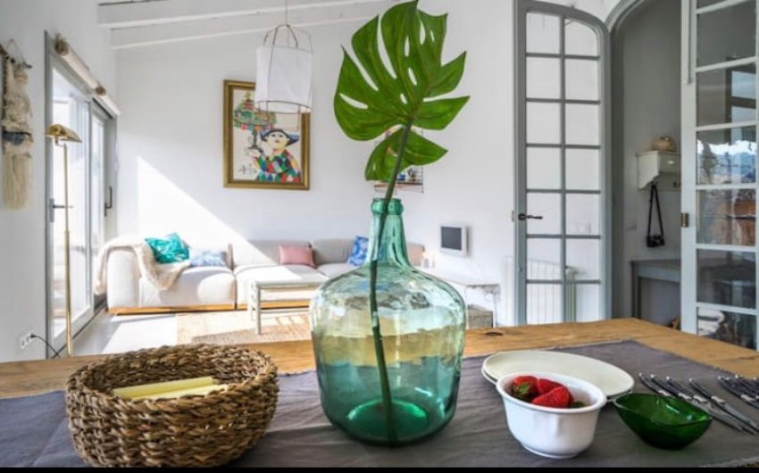 Dining table at the Costa Brava Beach Apartment