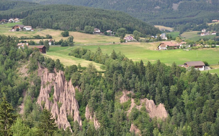 Earthy pyramids by the South Tyrolean Art Nouveau Hotel