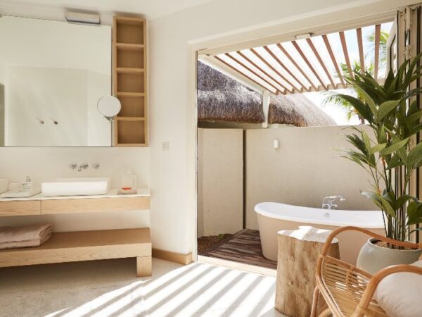 LUX* Grand Gaube Ocean Villa bath