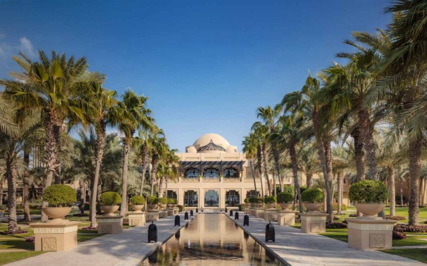 Exterior views of the One&Only Roya Mirage