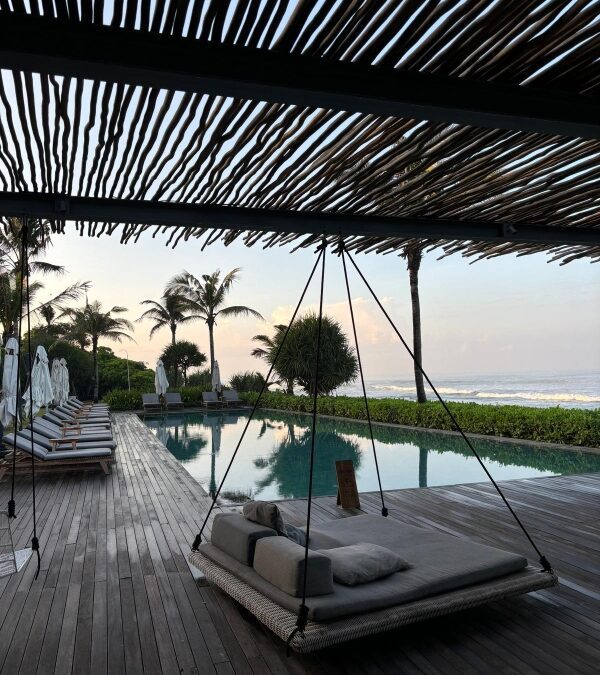 Como Uma Canggu at Sunset 