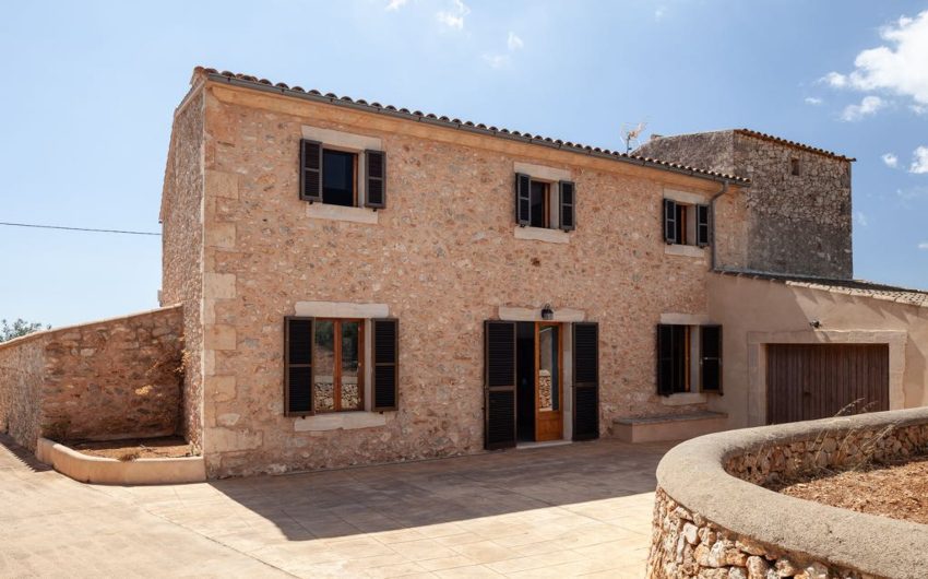 finca front view