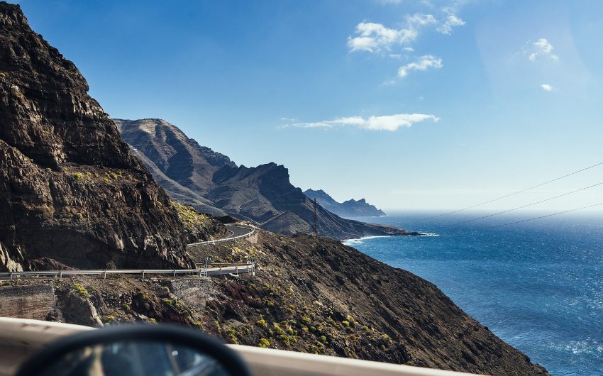 Cliffs and ocean views at Cran Ganaria