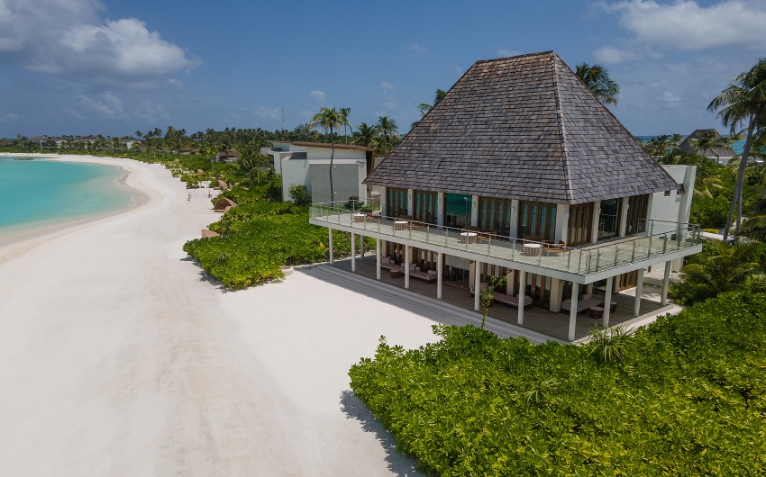 Library at Kuda Villingili Resort