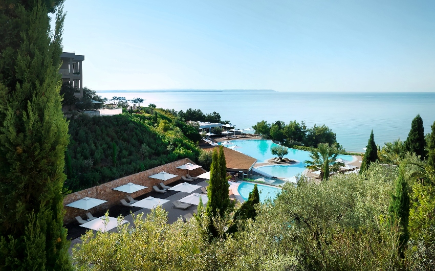 Ikos Oceania pool view