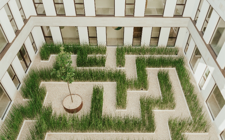 Courtyard garden at Kimpton Mallorca Aysla