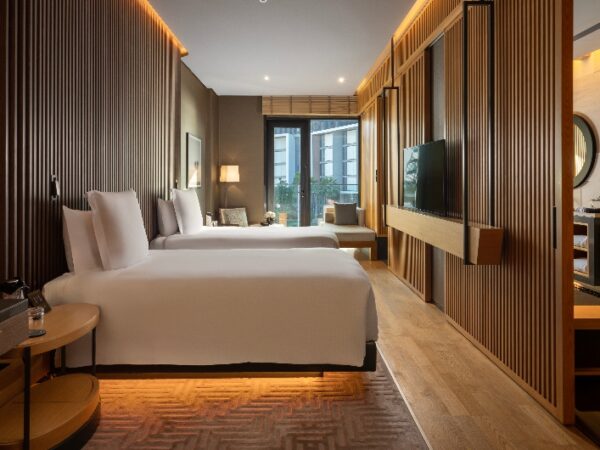Bliss Guestroom with twin beds at Banyan Tree Dubai