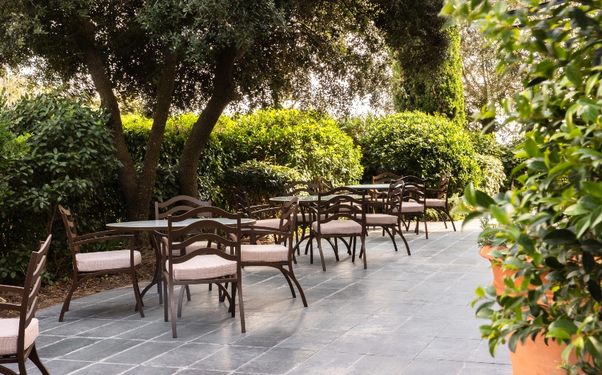 Outdoor seating area at METT Barcelona
